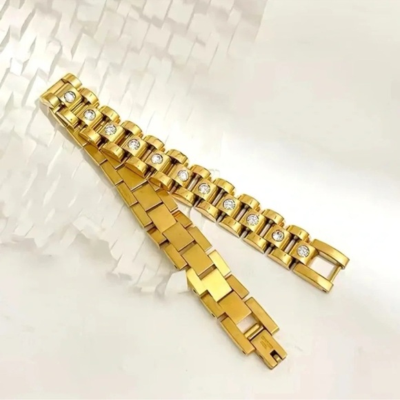 Aesthetic Slake Link Crystal 18K Gold Stainless Steel Waterproof  Bracelet - Picture 1 of 12